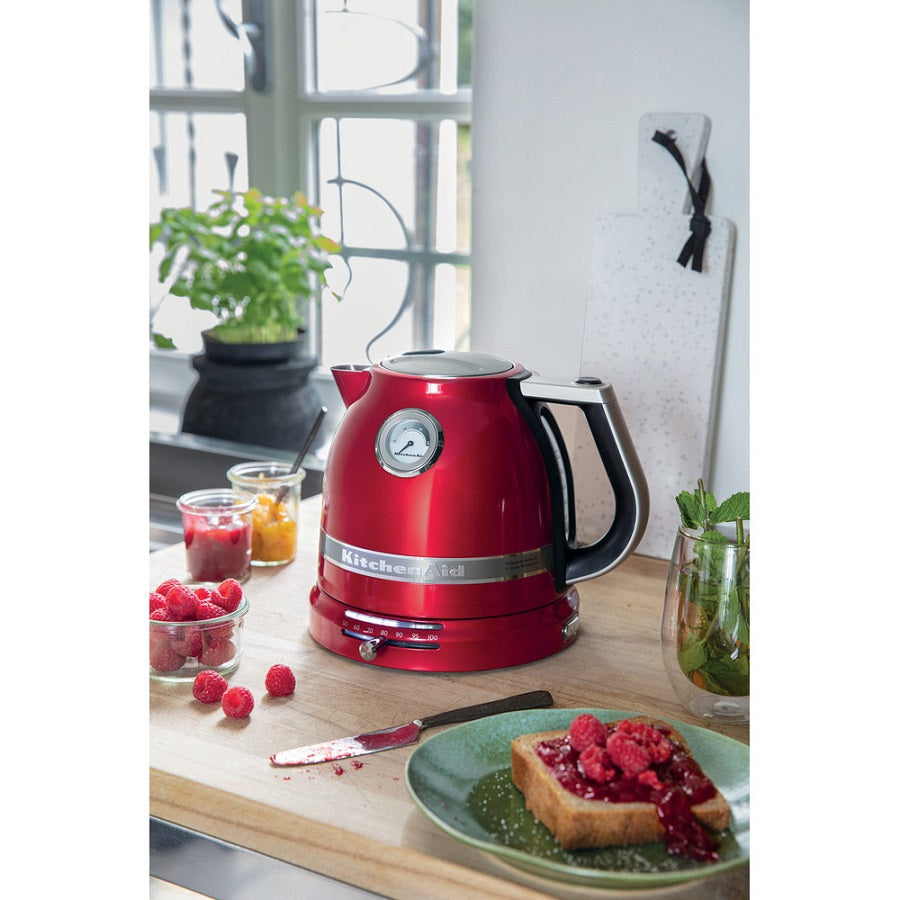 KitchenAid 5KEK1522 Electric Kettle, 1.5 Liter غلاية كهربائية بتصميم مميز بسعة 1.5 لتر KitchenAid 5KEK1522 Electric Kettle, 1.5 Liter غلاية كهربائية بتصميم مميز بسعة 1.5 لتر